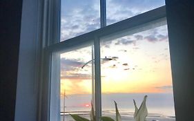 The Sunset Apartment - Margate Beach - By Goldex Coastal Breaks